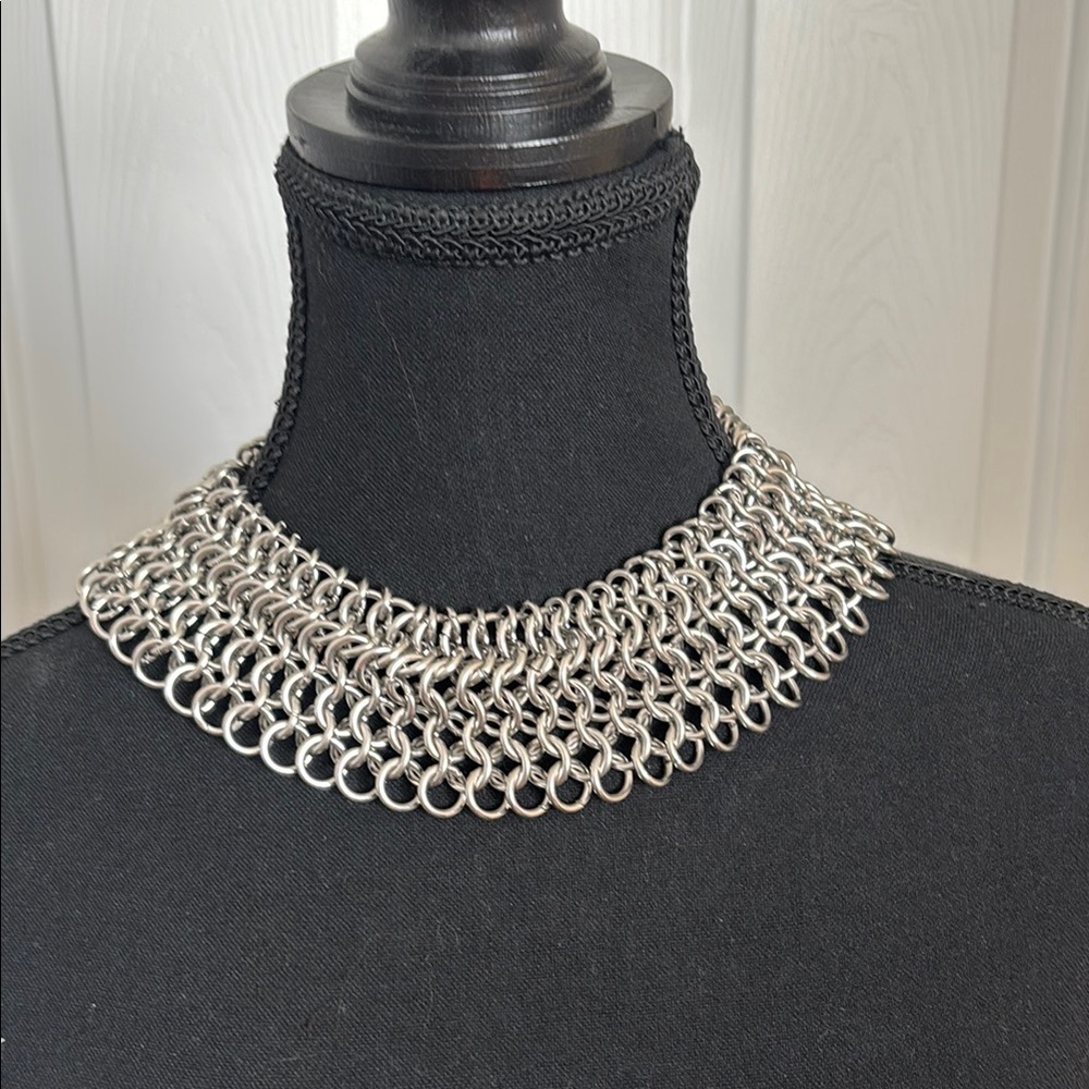 Elegant Silver Chainmail Necklace